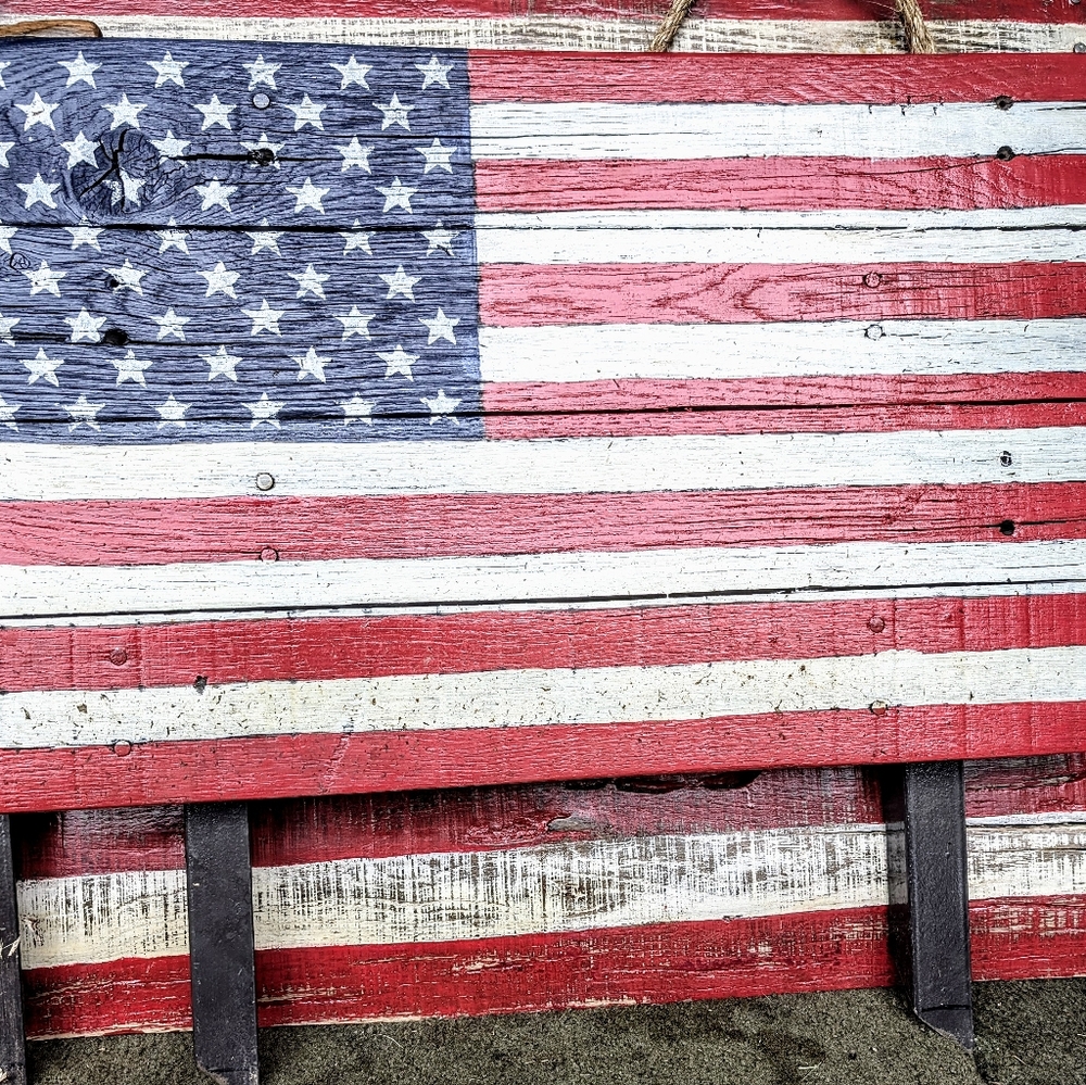 AMERICAN GARDEN USA LAWN FLAG 18x22    PALLET WOOD